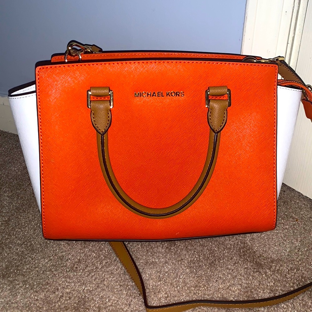 Micheal Kors Medium Size Tote Bag